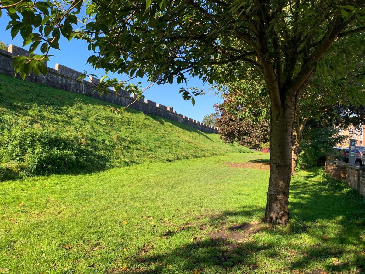 Stay In The Heart Of York At The Hampden - Free Parking - York Holiday Home Zewnętrze zdjęcie